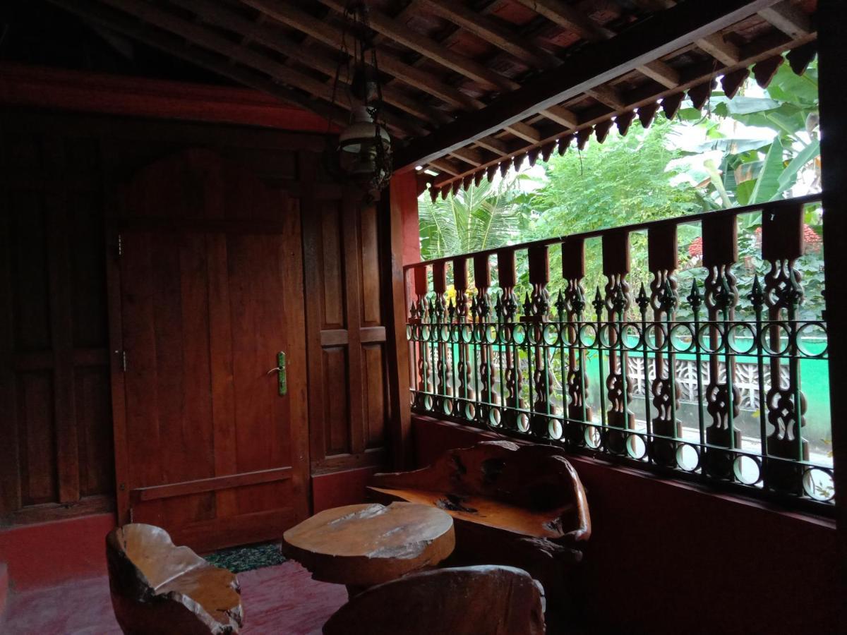 Rumah Ukhi Guest House Cebongan Kültér fotó