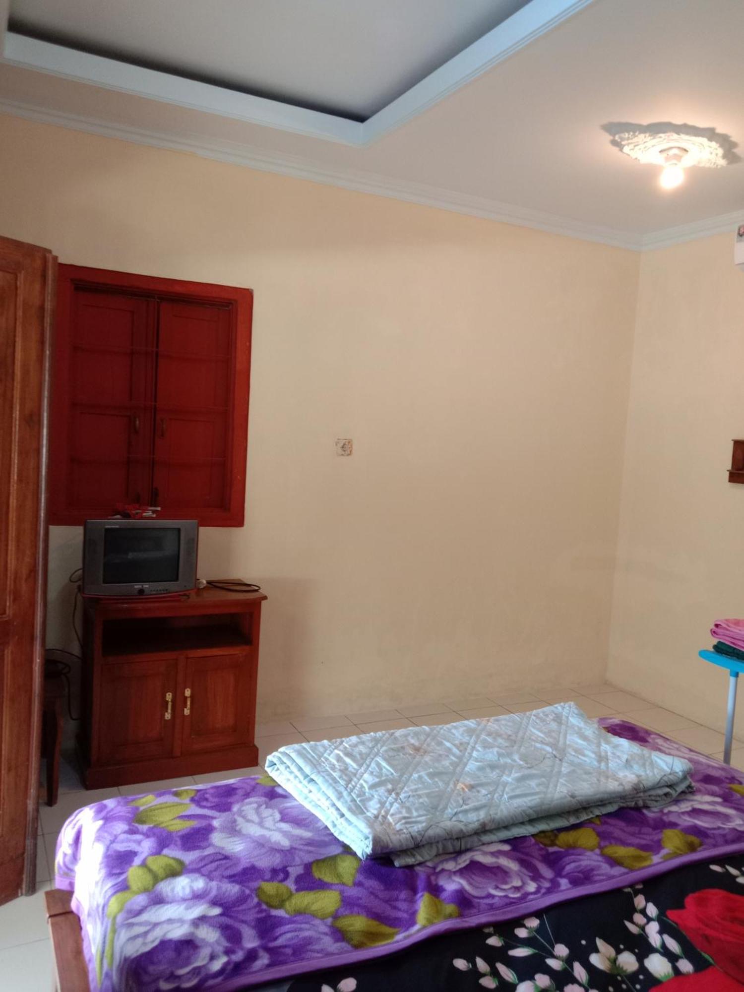 Rumah Ukhi Guest House Cebongan Kültér fotó