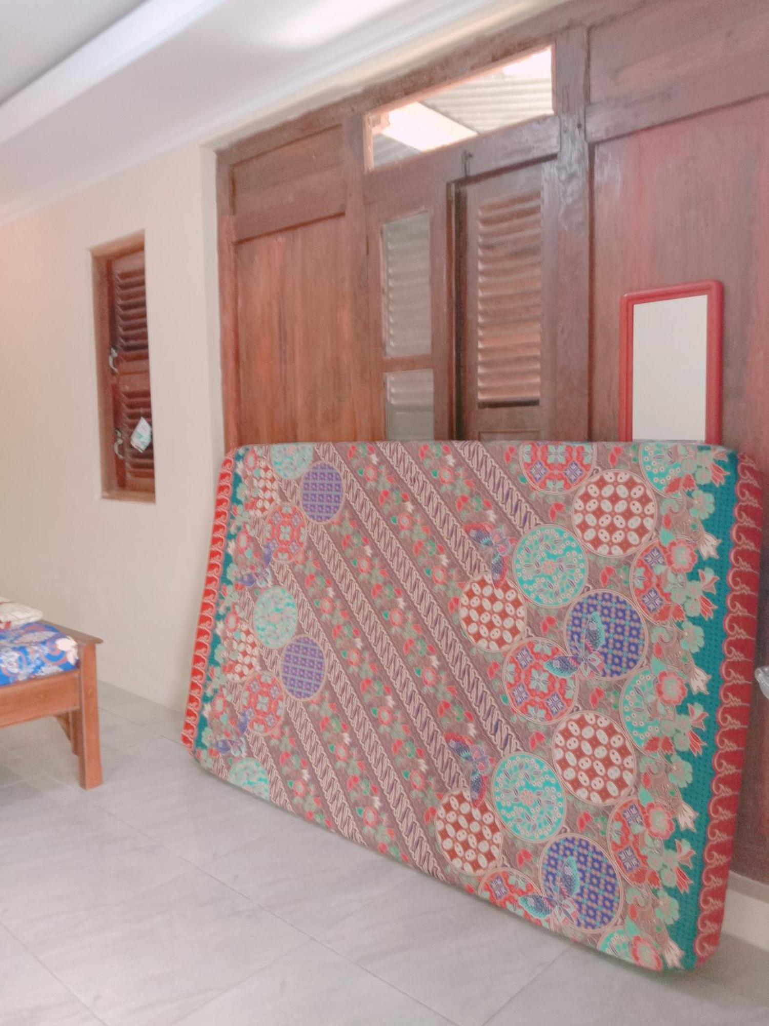 Rumah Ukhi Guest House Cebongan Kültér fotó