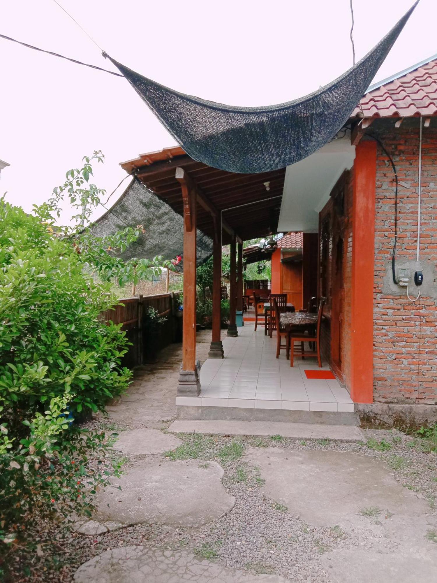 Rumah Ukhi Guest House Cebongan Kültér fotó