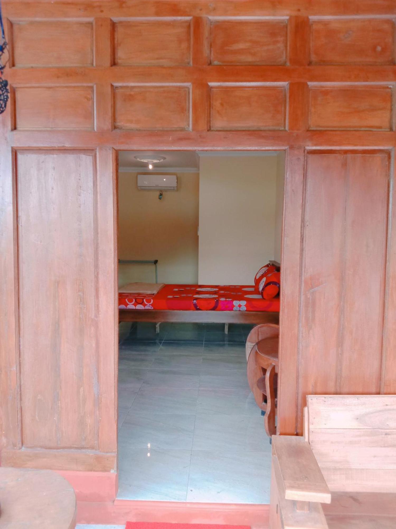 Rumah Ukhi Guest House Cebongan Kültér fotó