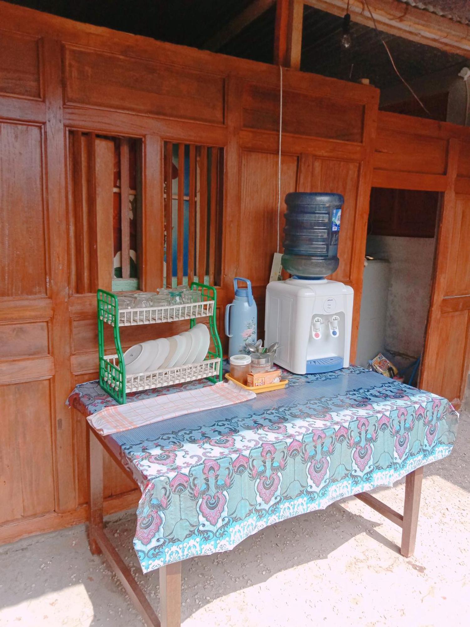 Rumah Ukhi Guest House Cebongan Kültér fotó