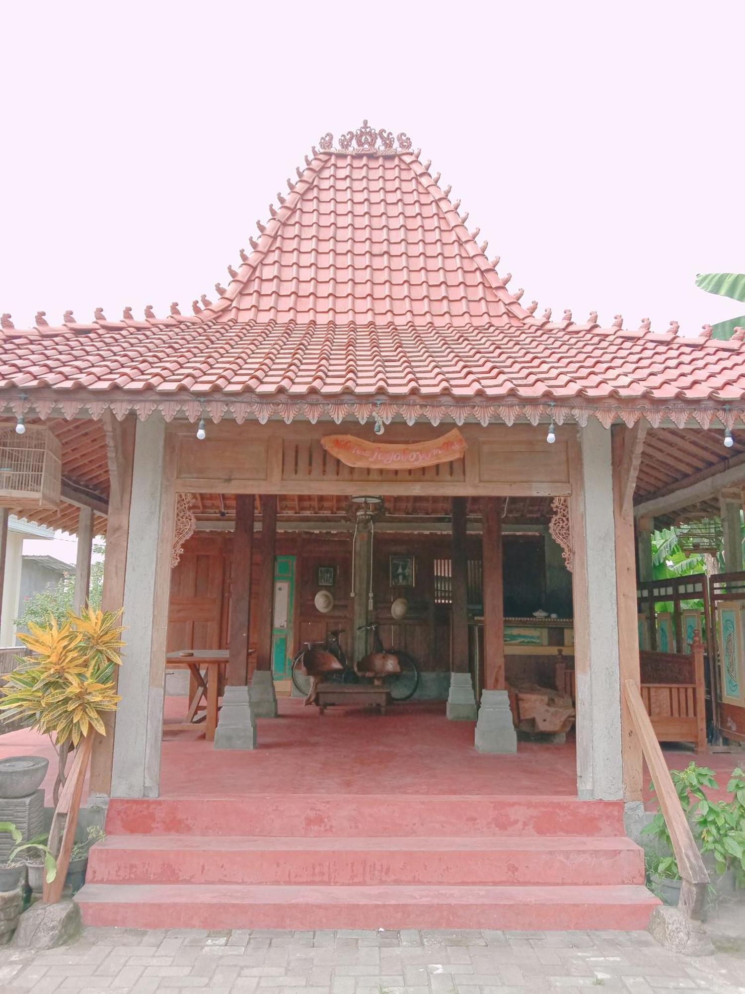 Rumah Ukhi Guest House Cebongan Kültér fotó