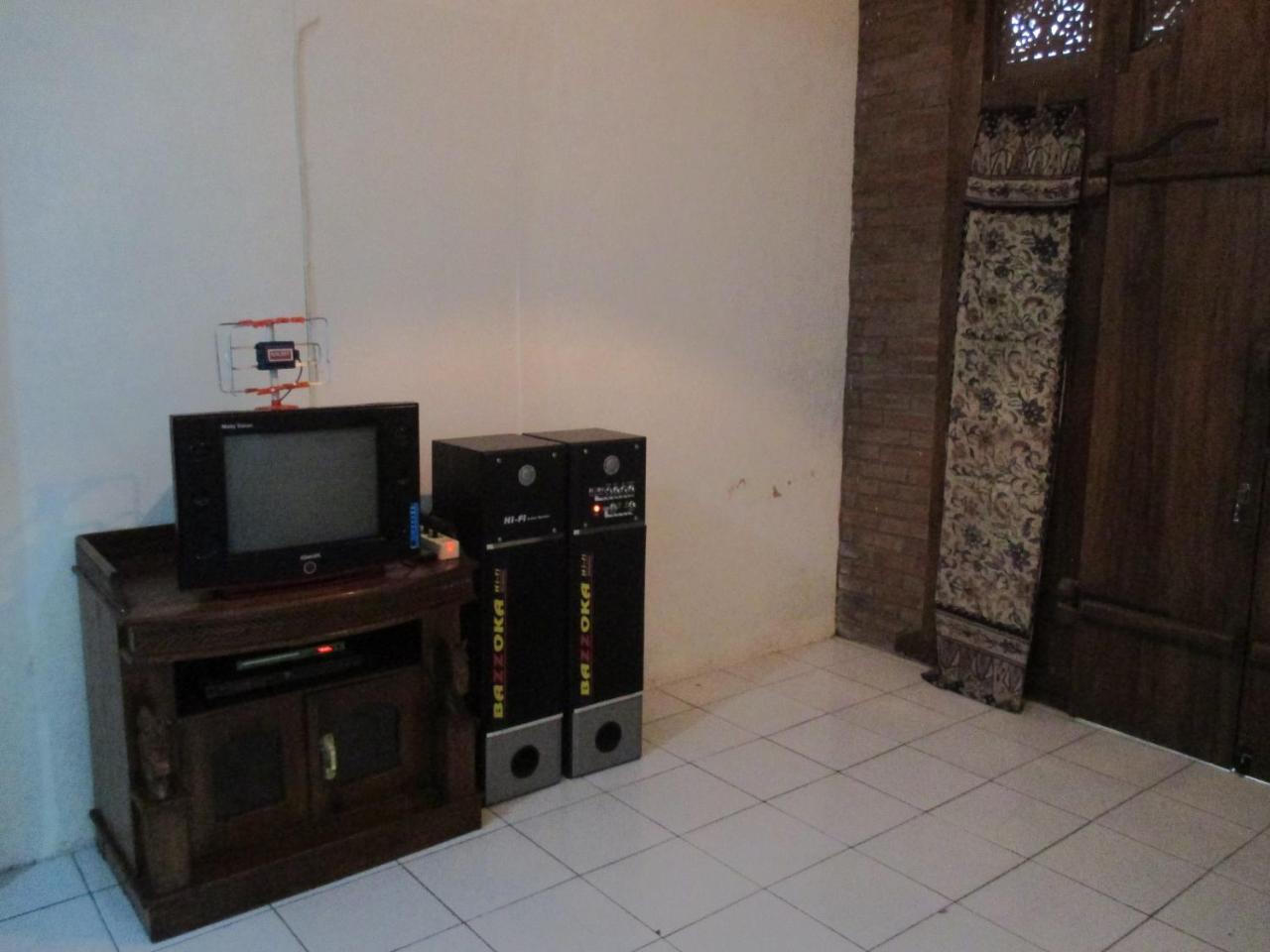 Rumah Ukhi Guest House Cebongan Kültér fotó